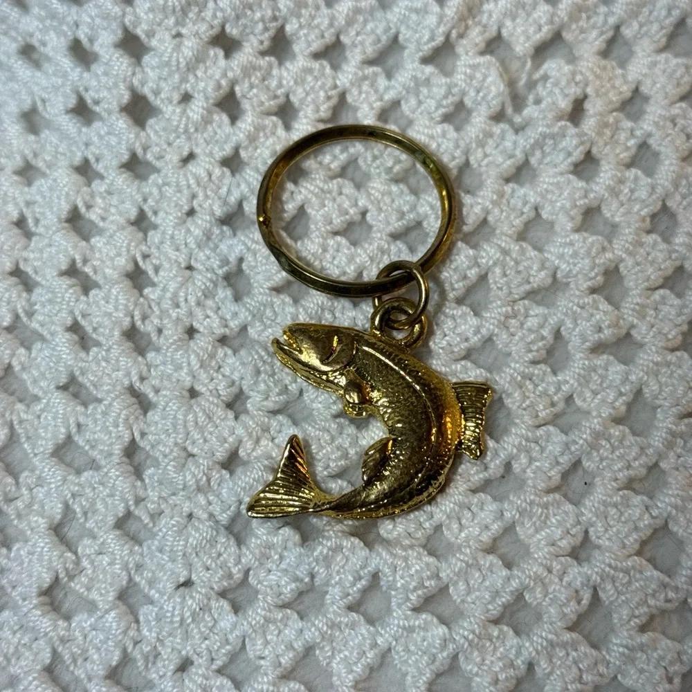 Vintage Unsigned Carp Trout Nautical Fish Keychain‎ Gold Tone